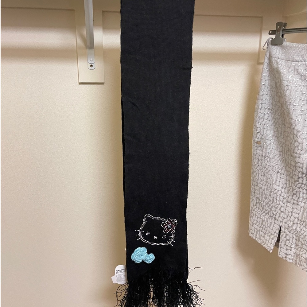 Hello kitty scarf